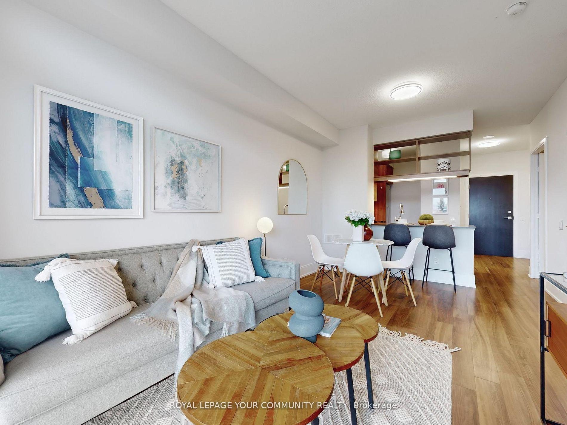 2 Bedrooms Condo at 15 Viking, Toronto For sale
