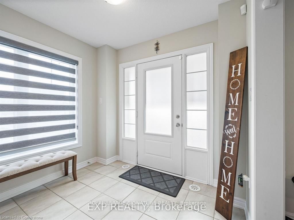 27 Canoe Lane, Hamilton, ON L8K 0A3