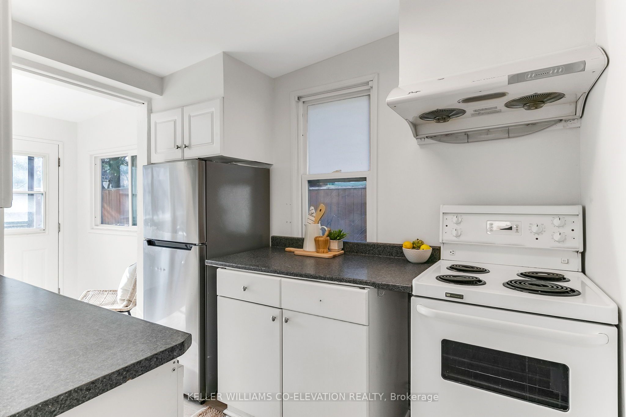 88 Redwood Avenue