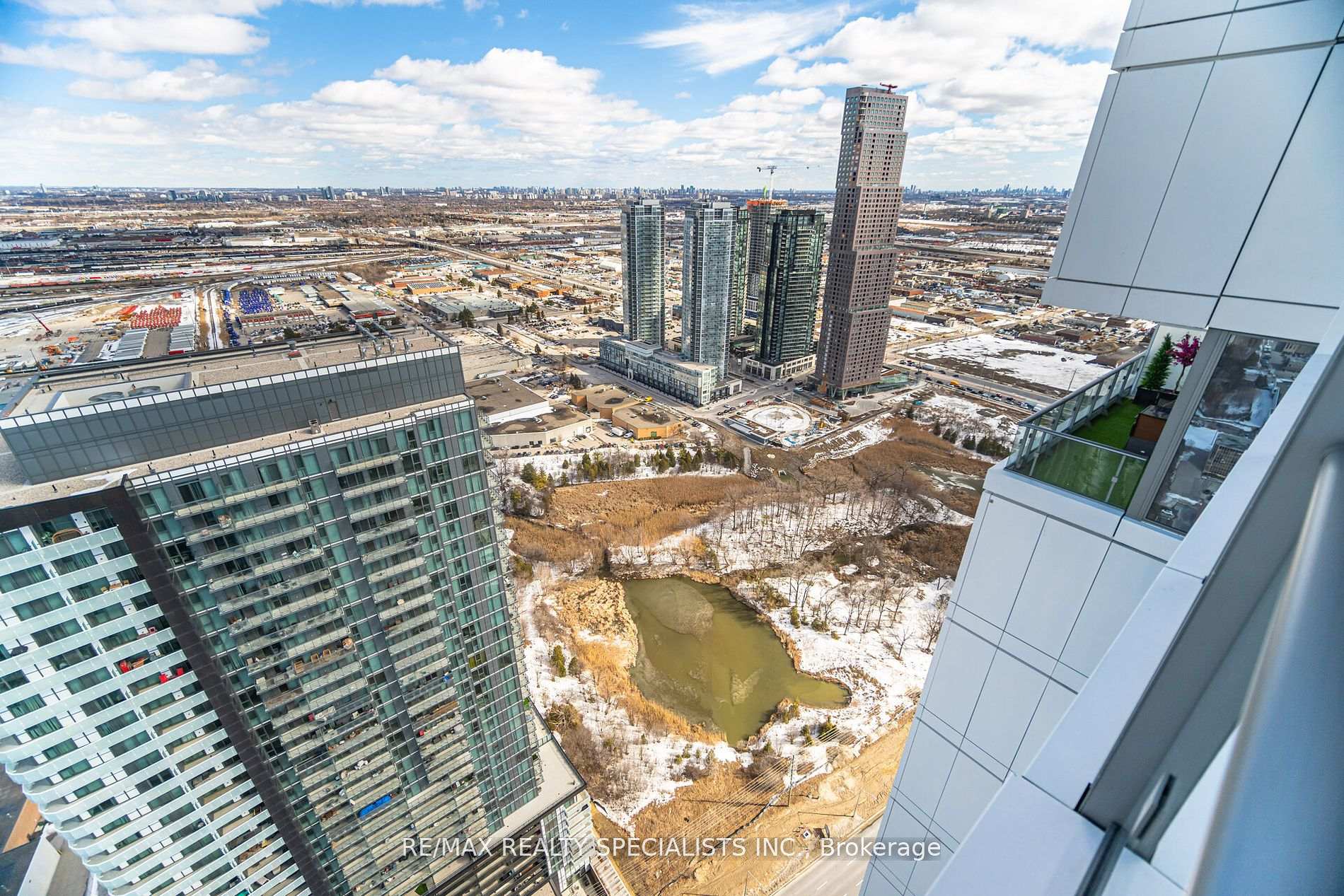2 Bedrooms Condo at 7890 Jane,  Vaughan For sale