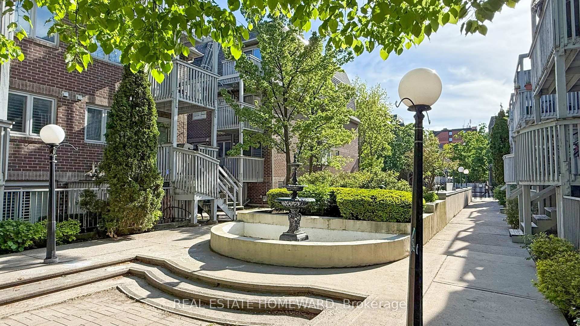 2 Bedrooms Condo at 895 Adelaide, Toronto For sale