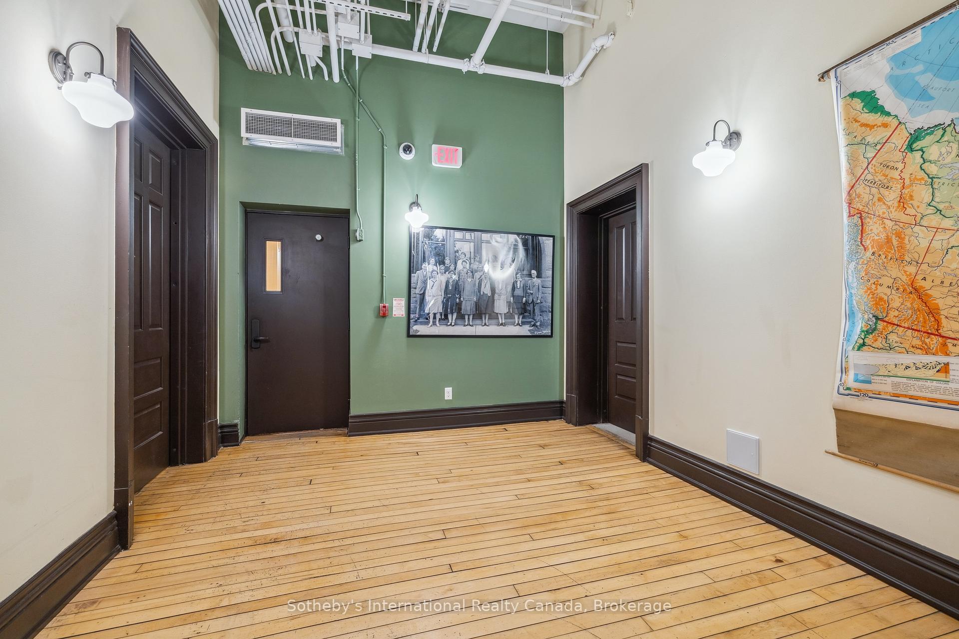 3 Bedrooms Condo at 200 Stinson, Hamilton For sale