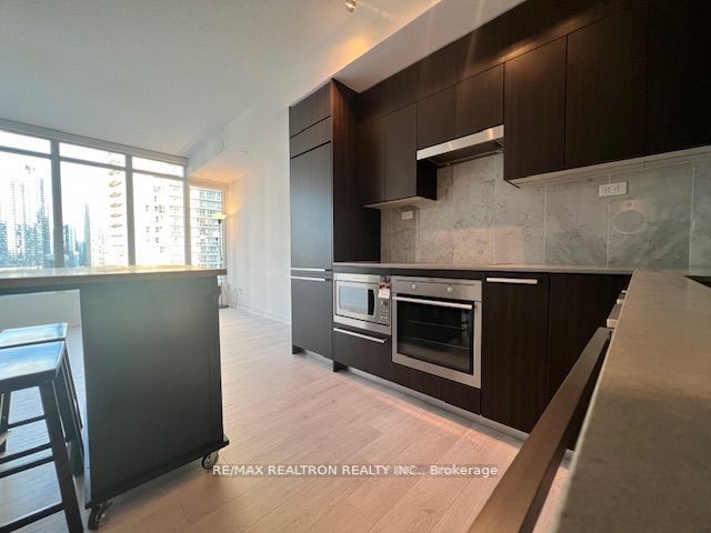 70 Queens Wharf Road, #1011