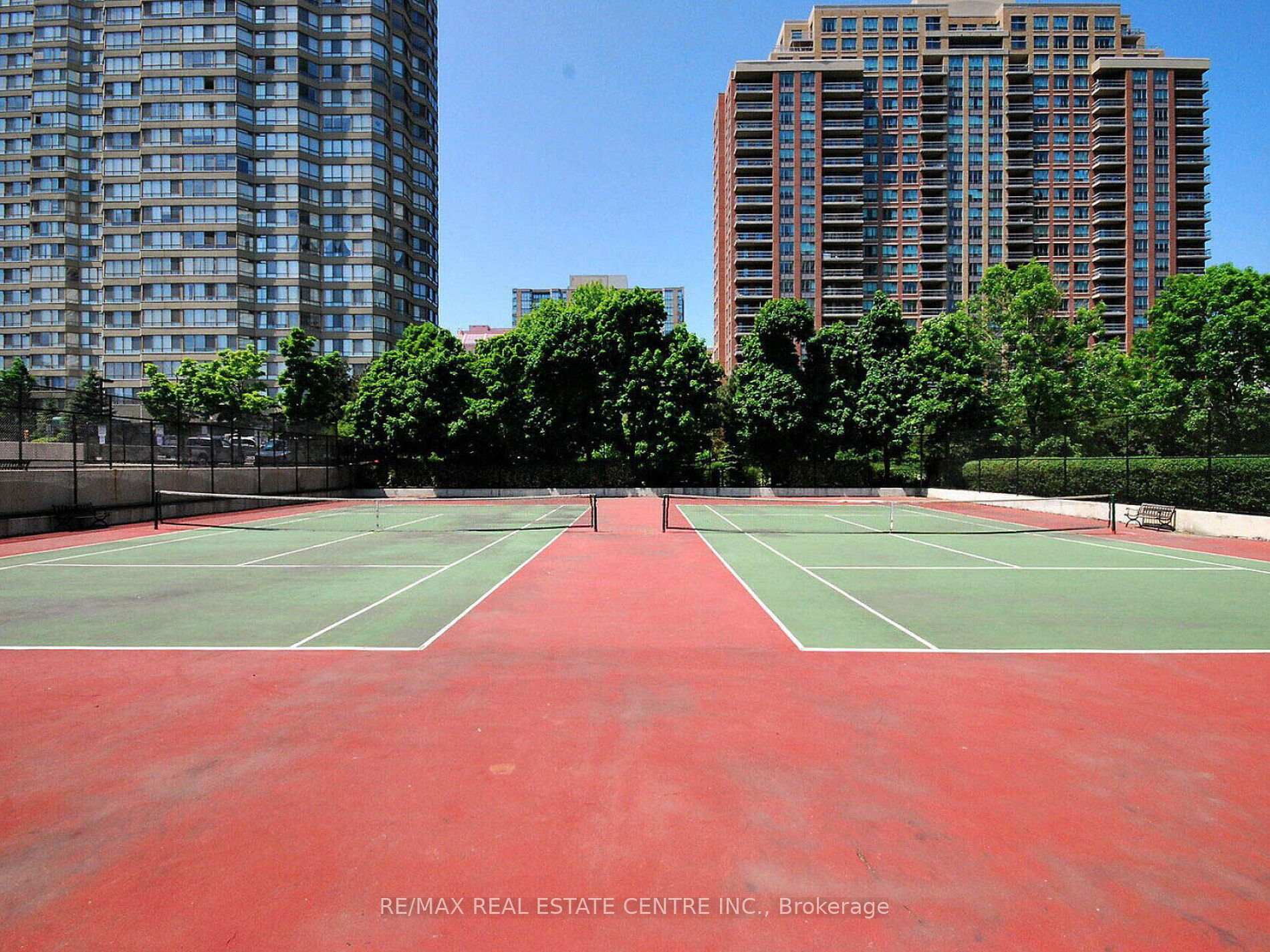 1 Bedroom Condo at 55 Elm, Mississauga For sale