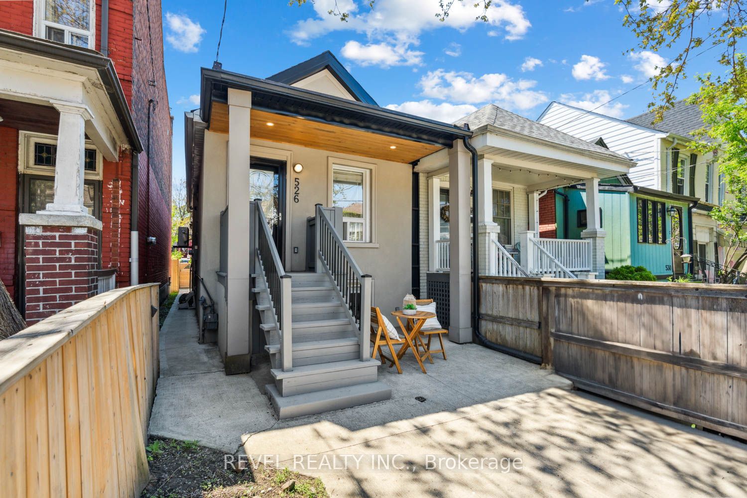 526 Quebec Ave Avenue