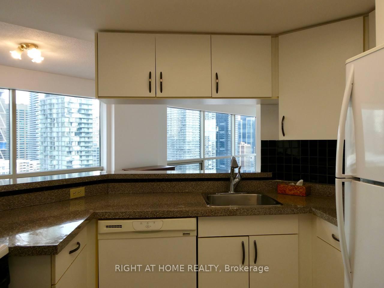 2 Bedrooms Condo at 1001 Bay, Toronto For sale