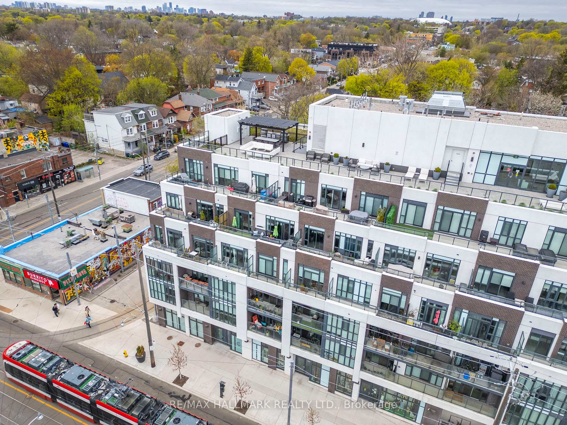 3 Bedrooms Condo at 1630 Queen, Toronto For sale