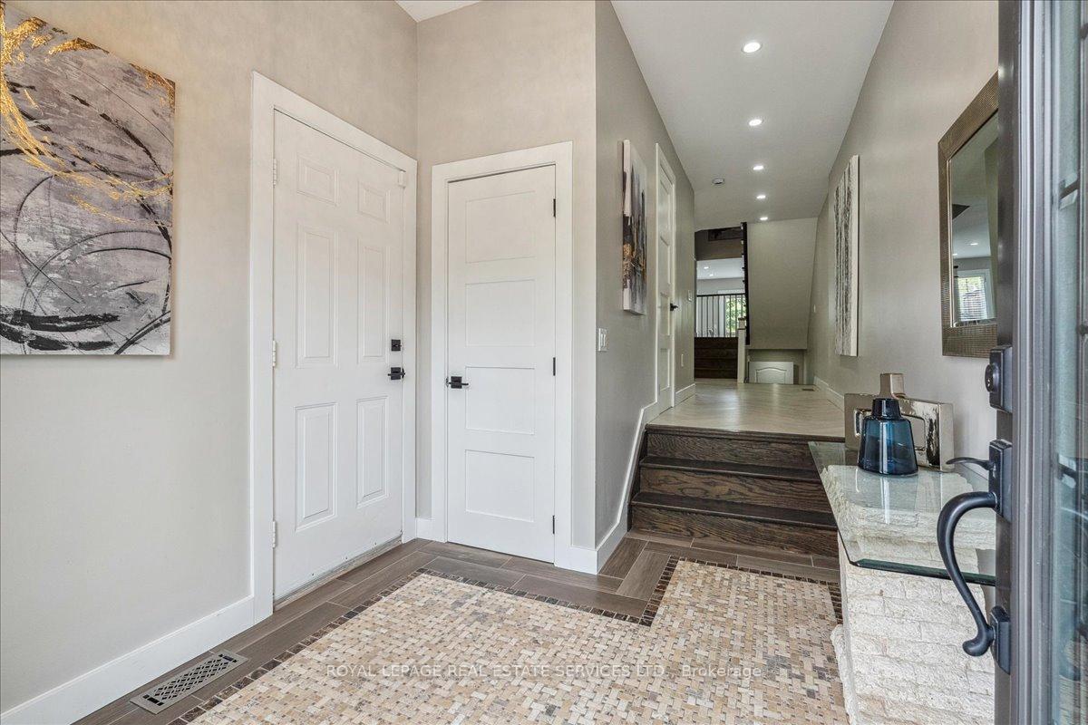 3 Bedrooms Condo at 2250 Rockingham, Oakville For sale
