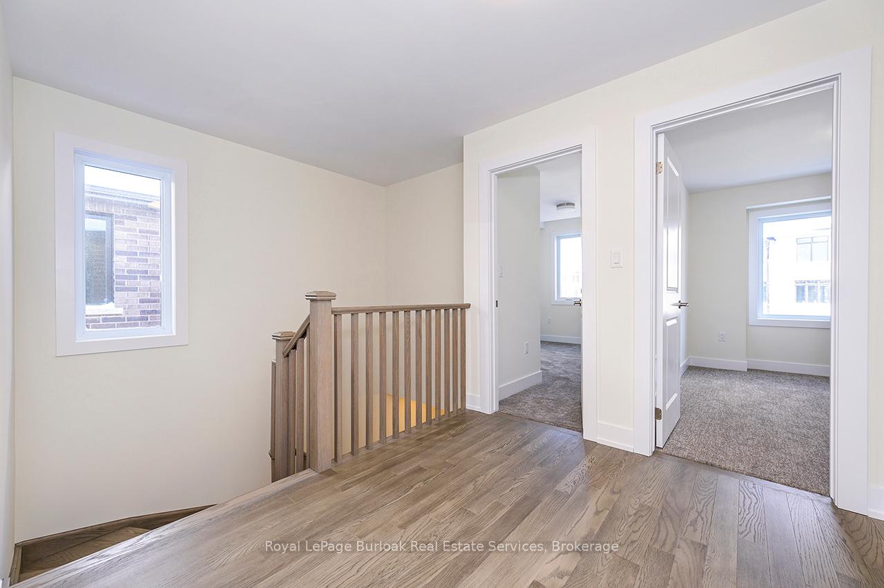 4 Bedrooms Condo at 2184 Postmaster,  Oakville For sale