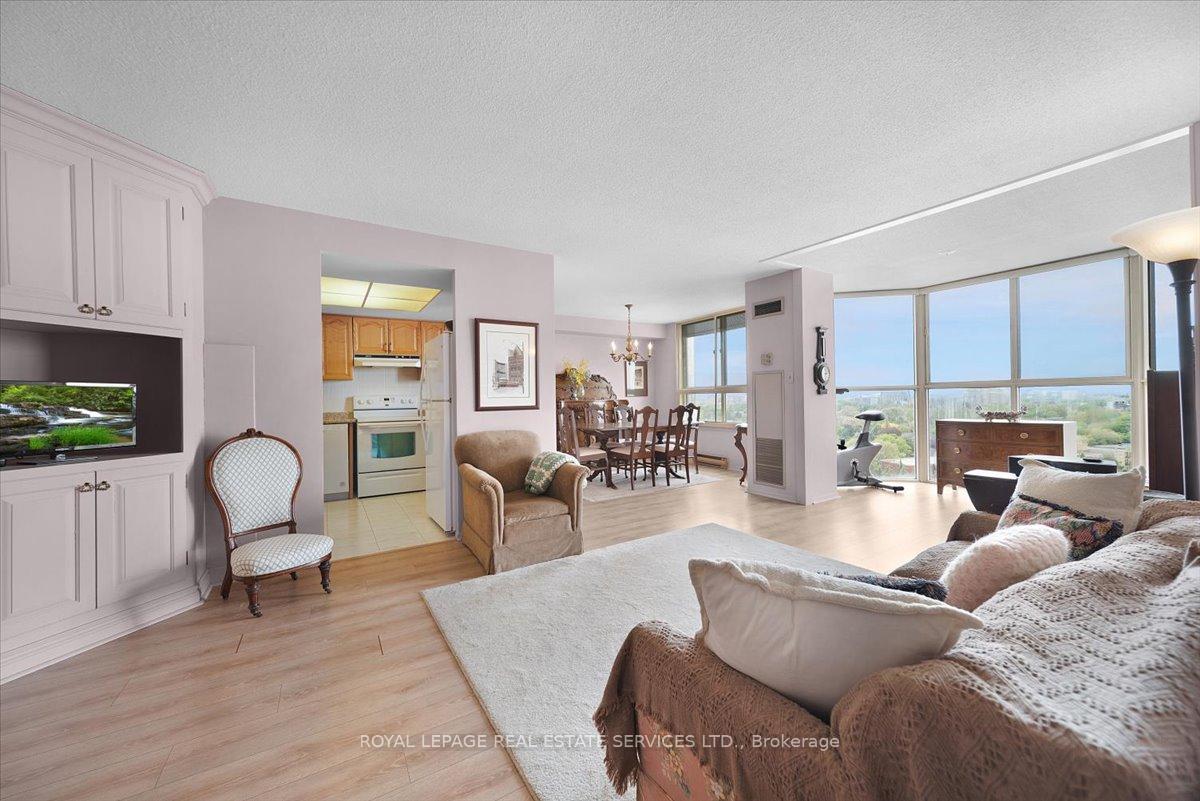 3 Bedrooms Condo at 271 Ridley, Toronto For sale