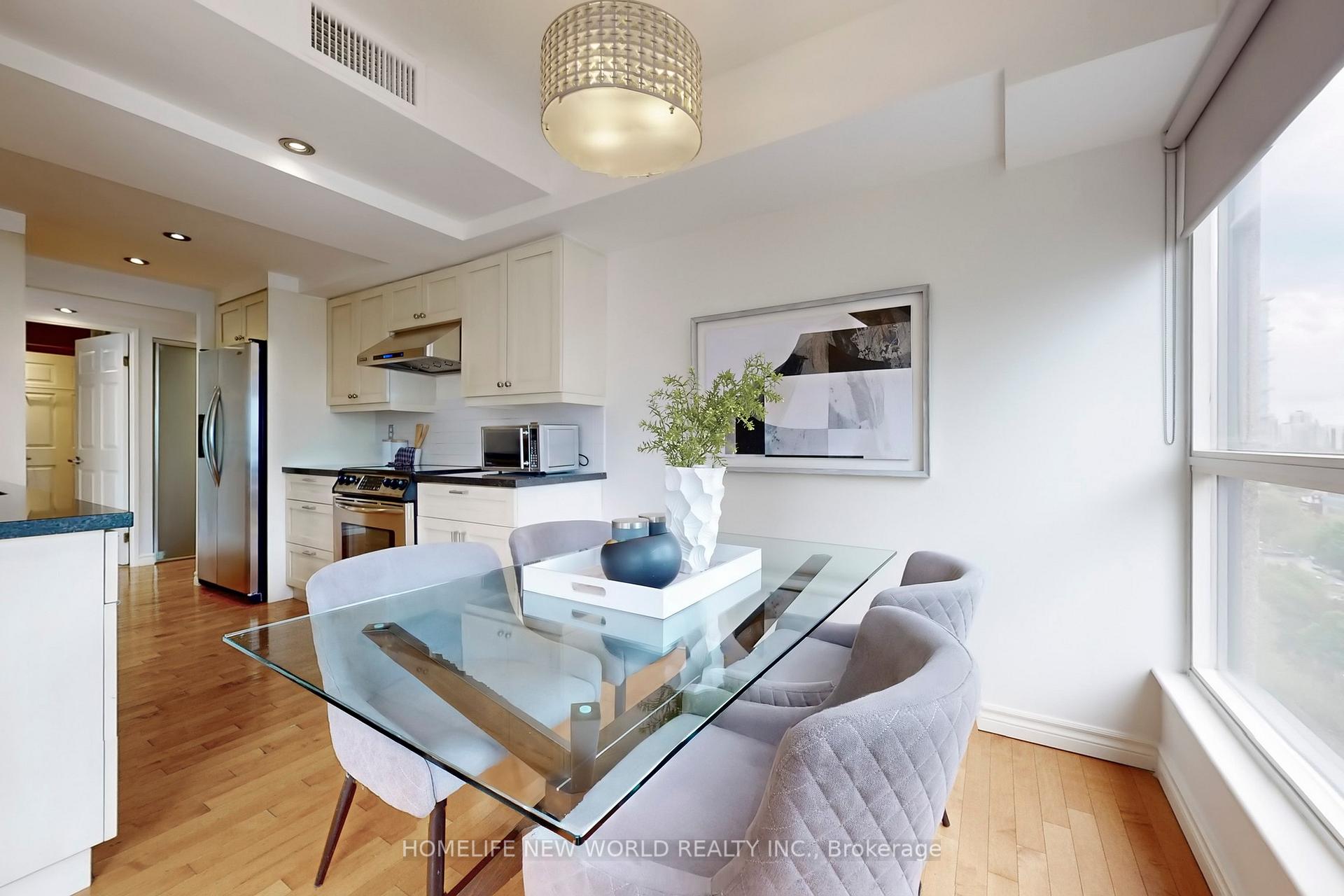 3 Bedrooms Condo at 7 Carlton, Toronto For sale