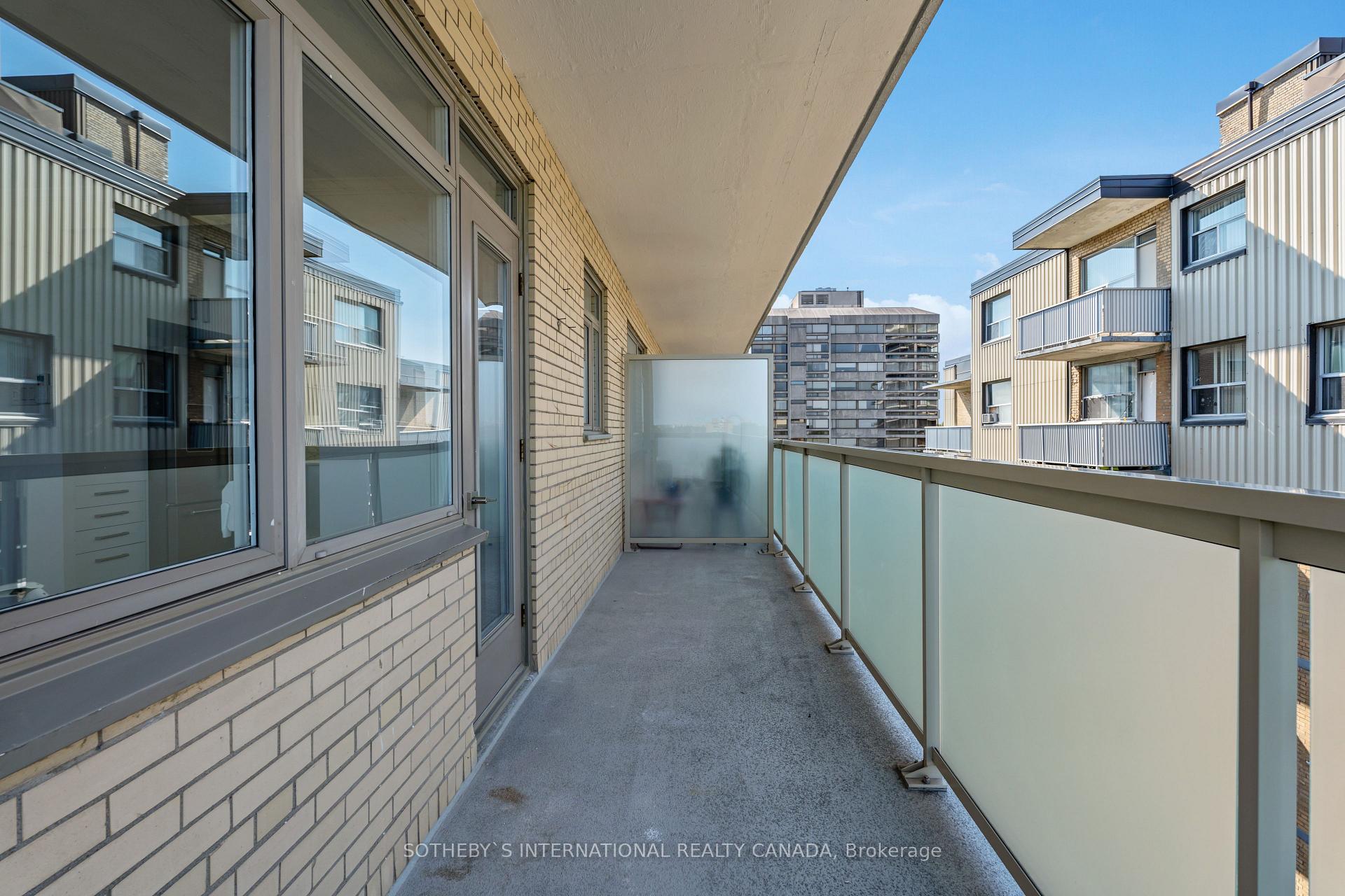 2 Bedrooms Co-op at 581 Avenue,  Toronto For sale