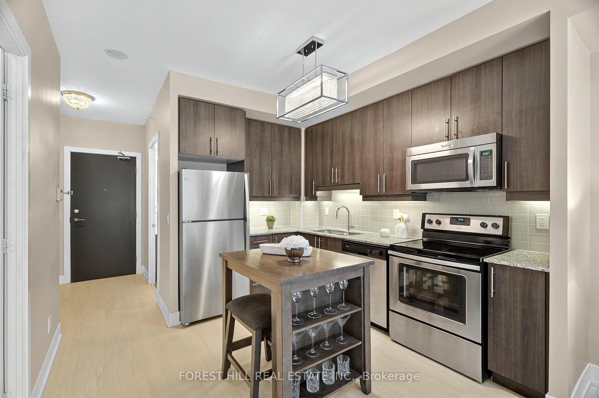 2 Bedrooms Condo at 68 Merton, Toronto For sale