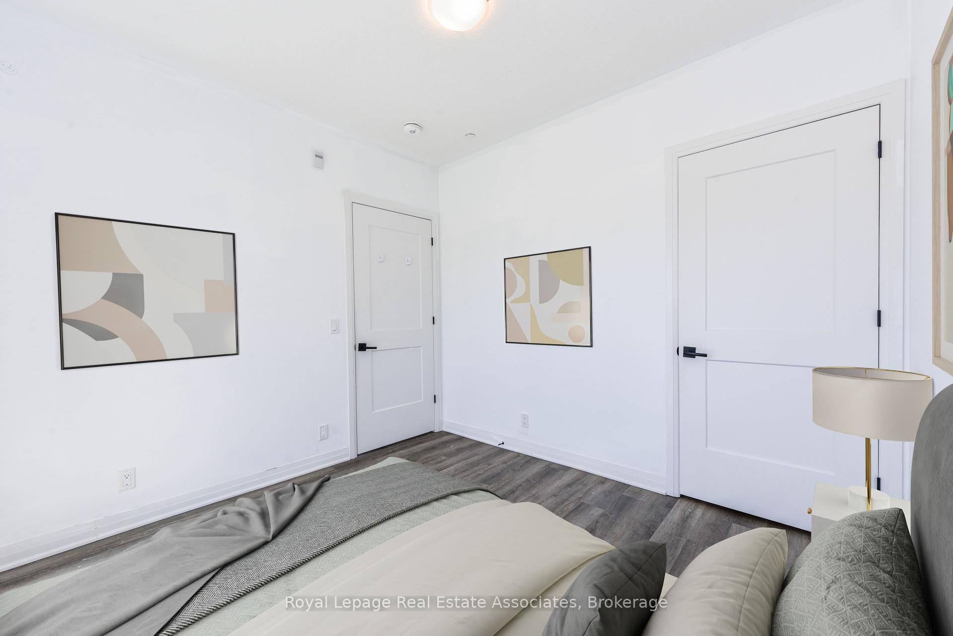 3 Bedrooms Condo at 102 Grovewood, Oakville For sale