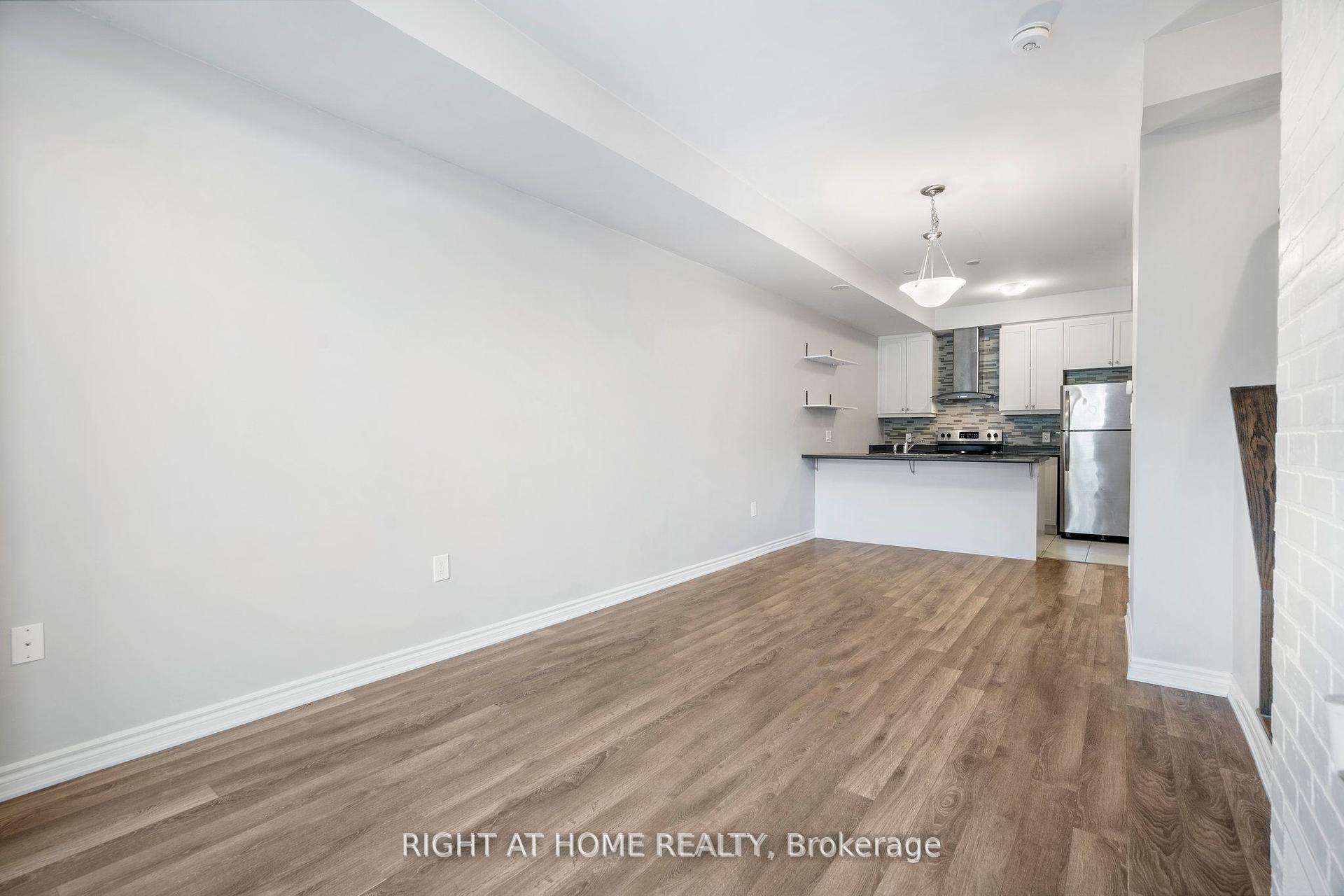 3 Bedrooms Condo at 25 Heron Park, Toronto For sale