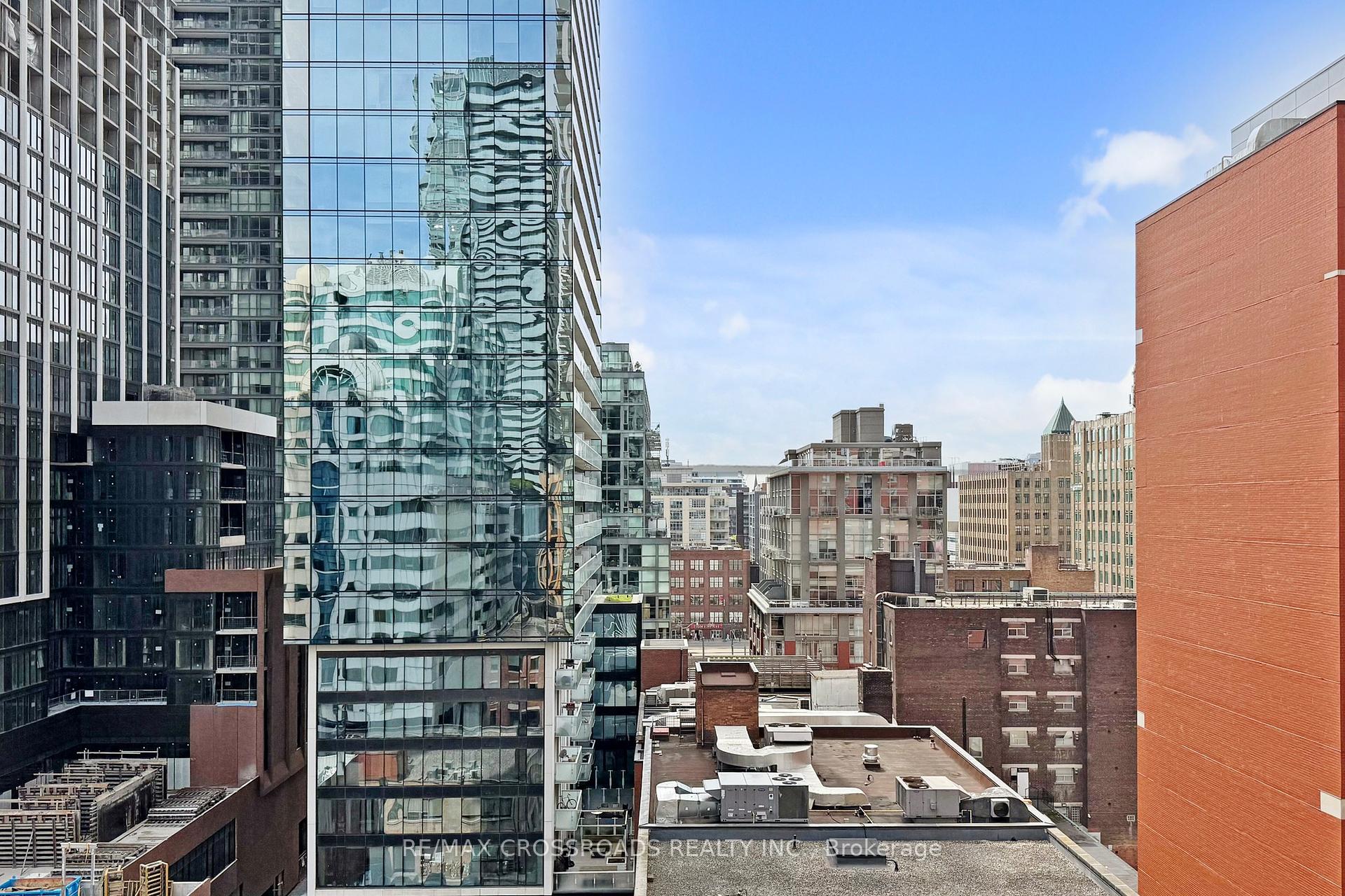 1 Bedroom Condo at 87 Peter, Toronto For sale