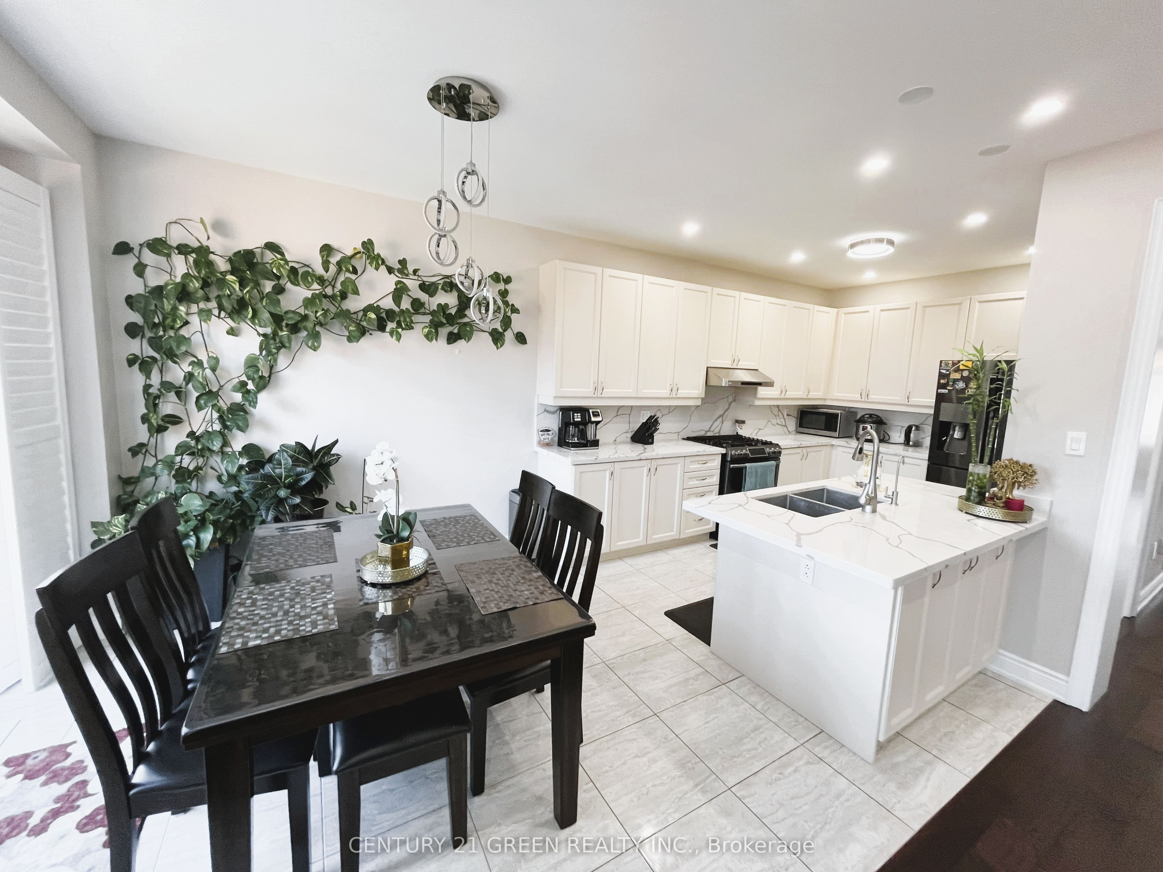 199 Windfields Farm Drive W
