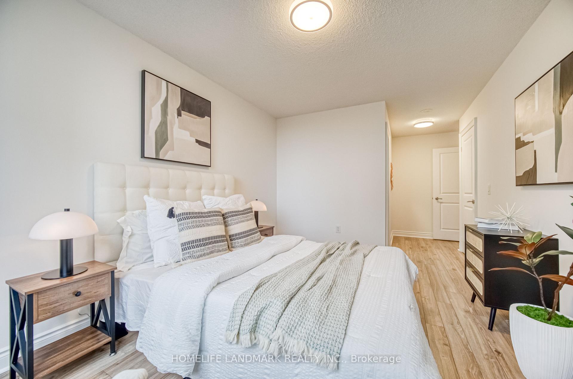3 Bedrooms Condo at 500 Doris,  Toronto For sale
