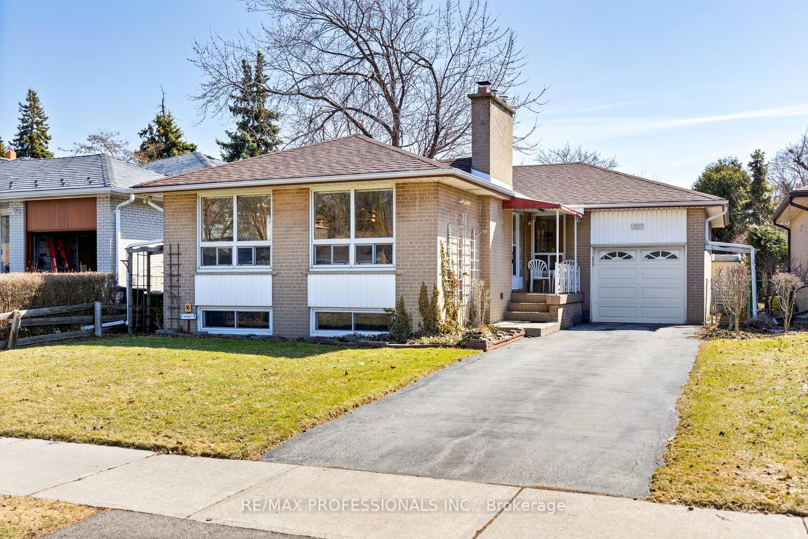 59 Wareside Road, Toronto, ON M9C 3B5