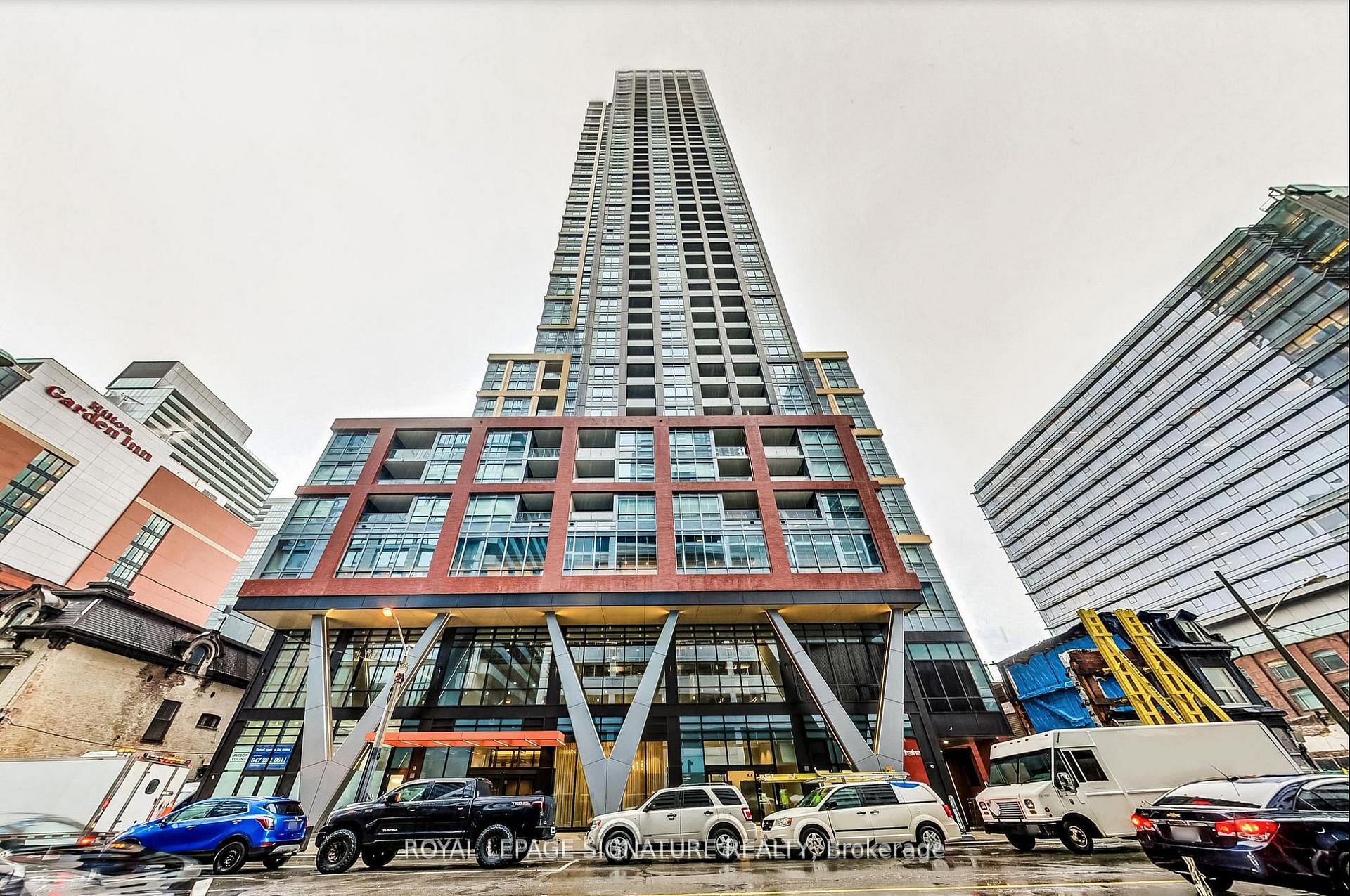 2 Bedrooms Condo at 108 Peter, Toronto For sale