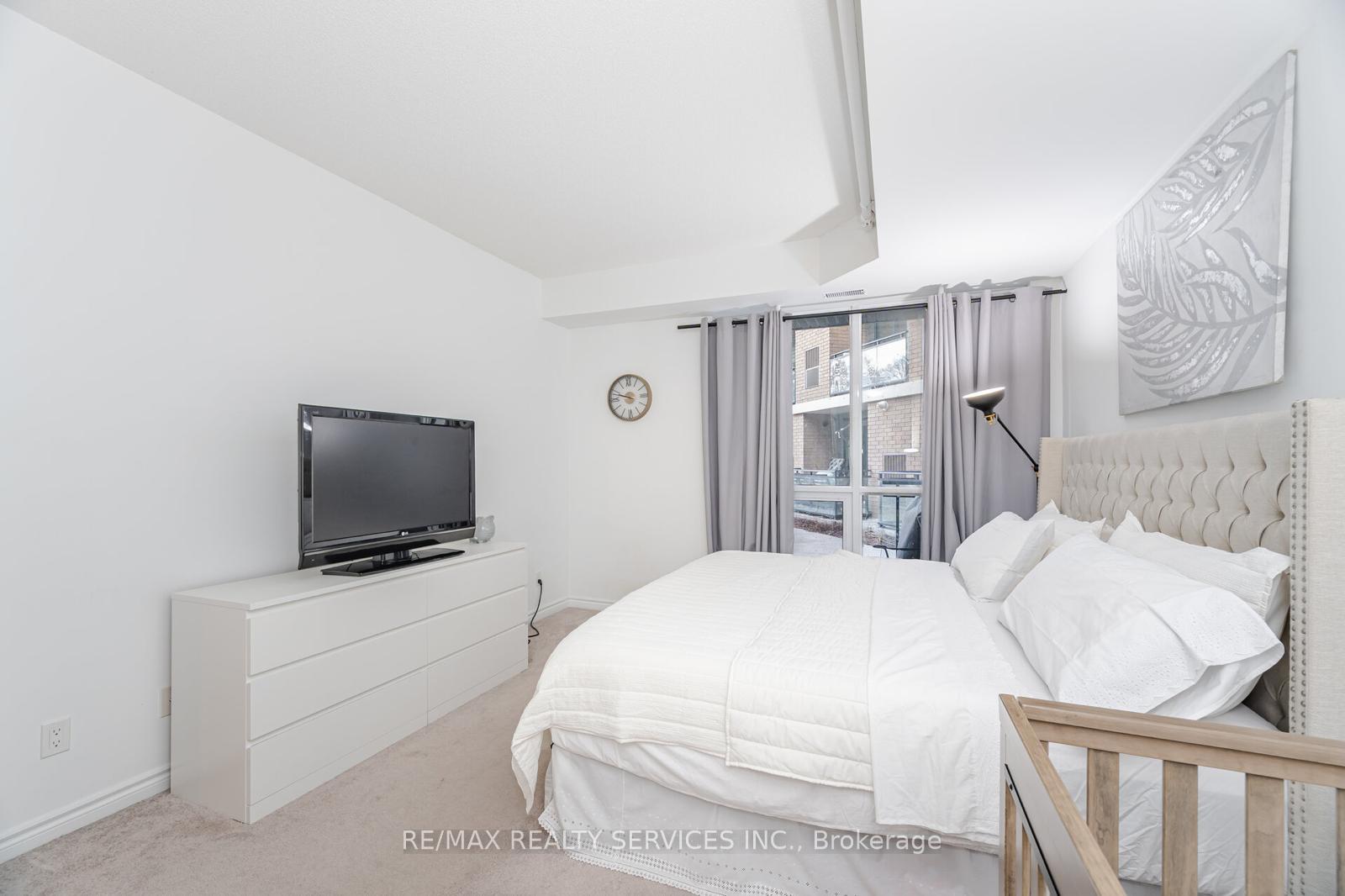 3 Bedrooms Condo at C-3 Falaise,  Toronto For sale