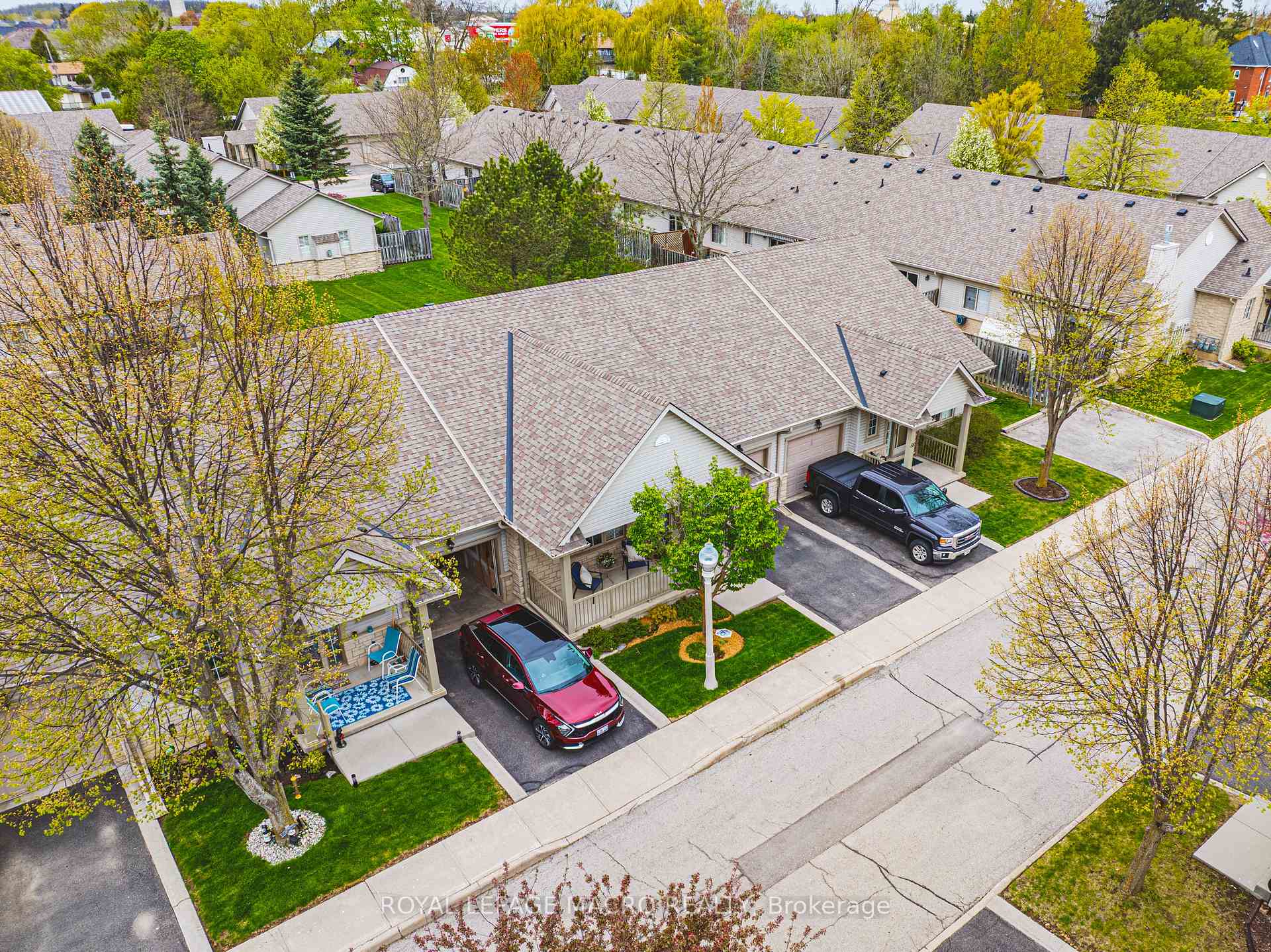 1 Bedroom Condo at 34 Southbrook, Hamilton For sale