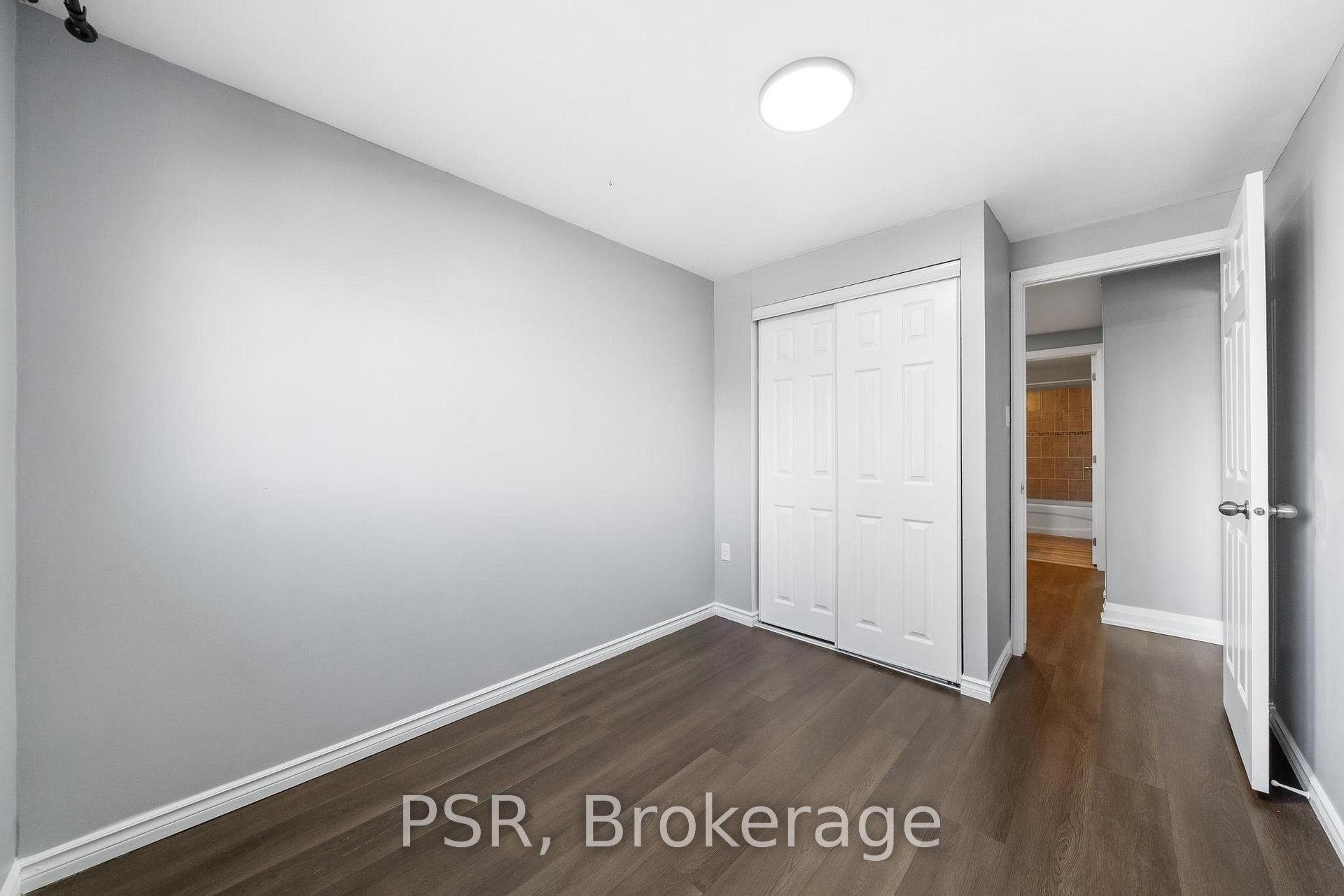 3 Bedrooms Condo at 10 Angus, Hamilton For sale