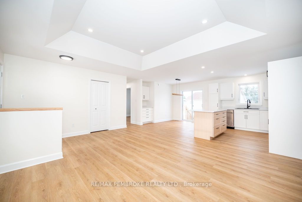 20 Durant Street, Petawawa, ON K8H 0H3