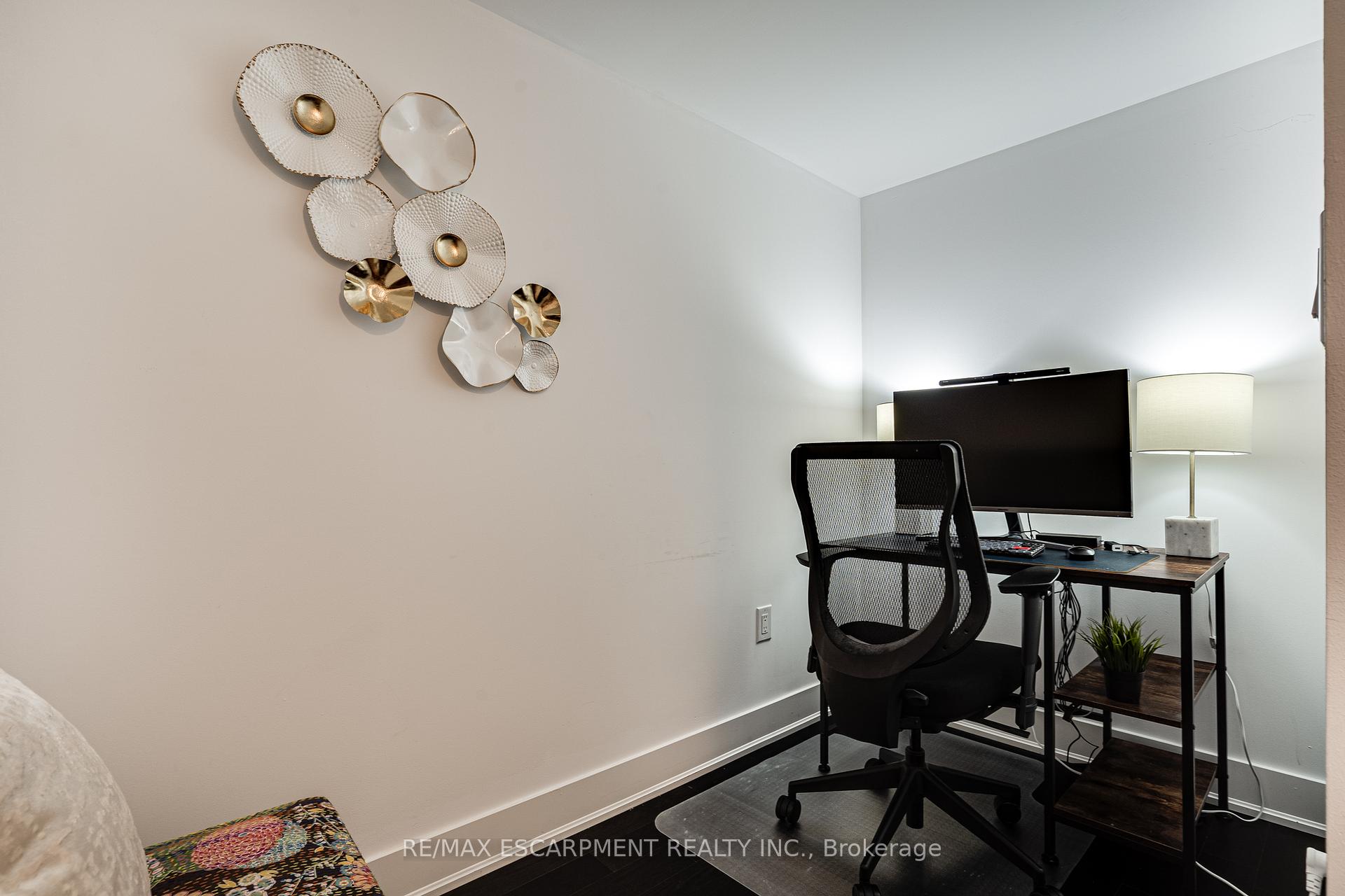 3 Bedrooms Condo at 955 BAY, Toronto For sale