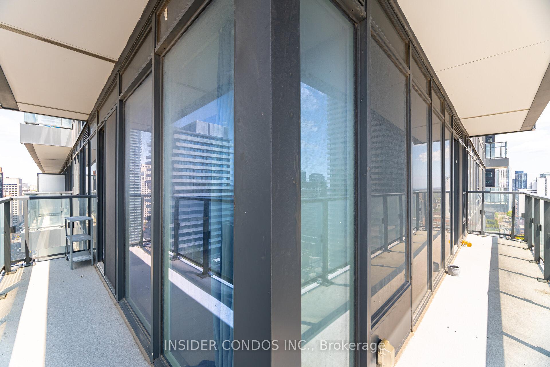 2 Bedrooms Condo at 955 Bay, Toronto For sale