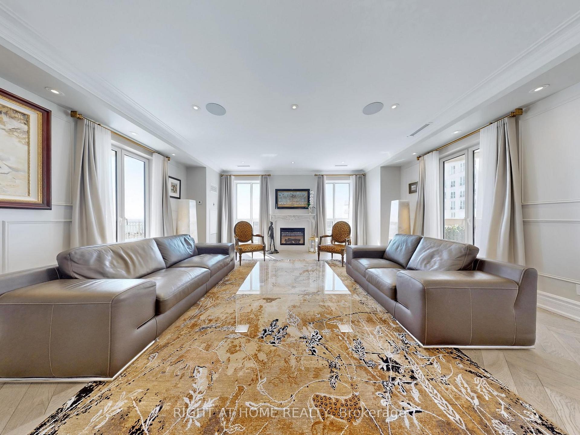 2 Bedrooms Condo at 2287 Lake Shore, Toronto For sale