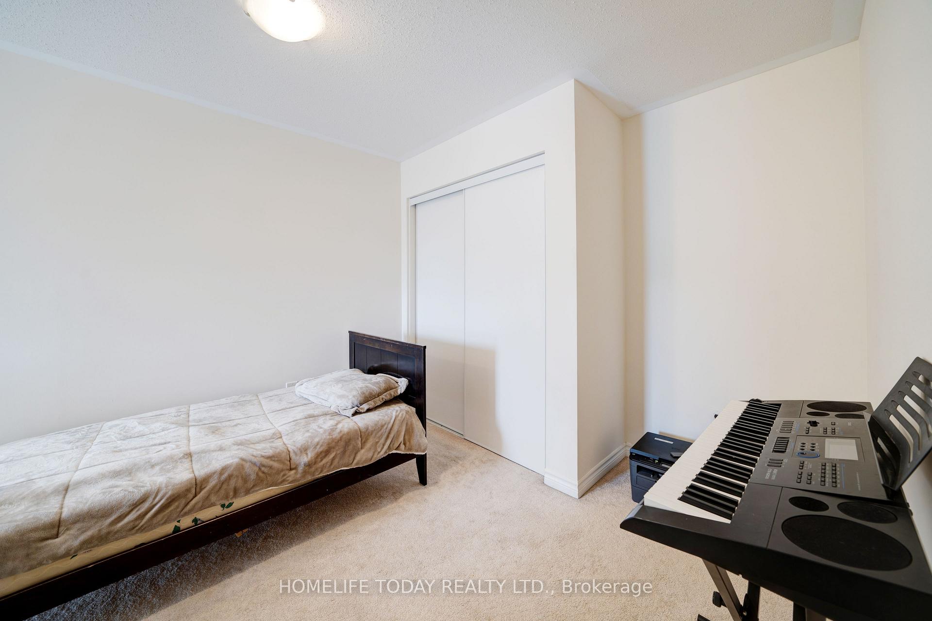 3 Bedrooms Condo at 45 Heron Park, Toronto For sale