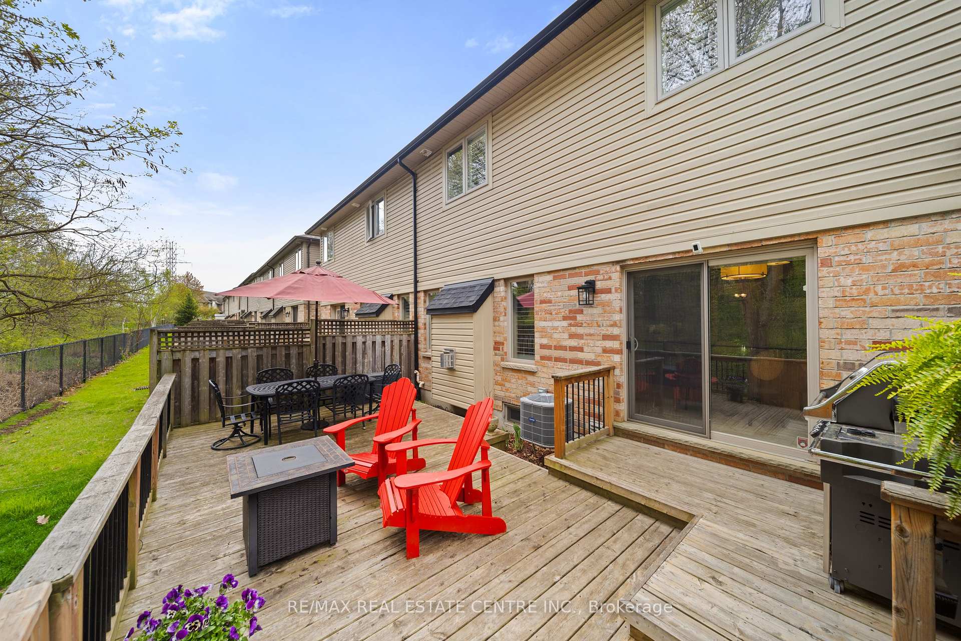 3 Bedrooms Condo at 441 Stonehenge, Hamilton For sale