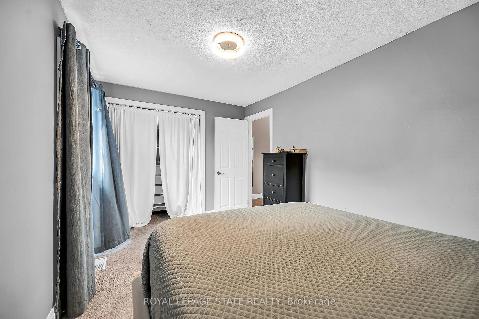 3 Bedrooms Condo at 444 Stone Church, Hamilton For sale