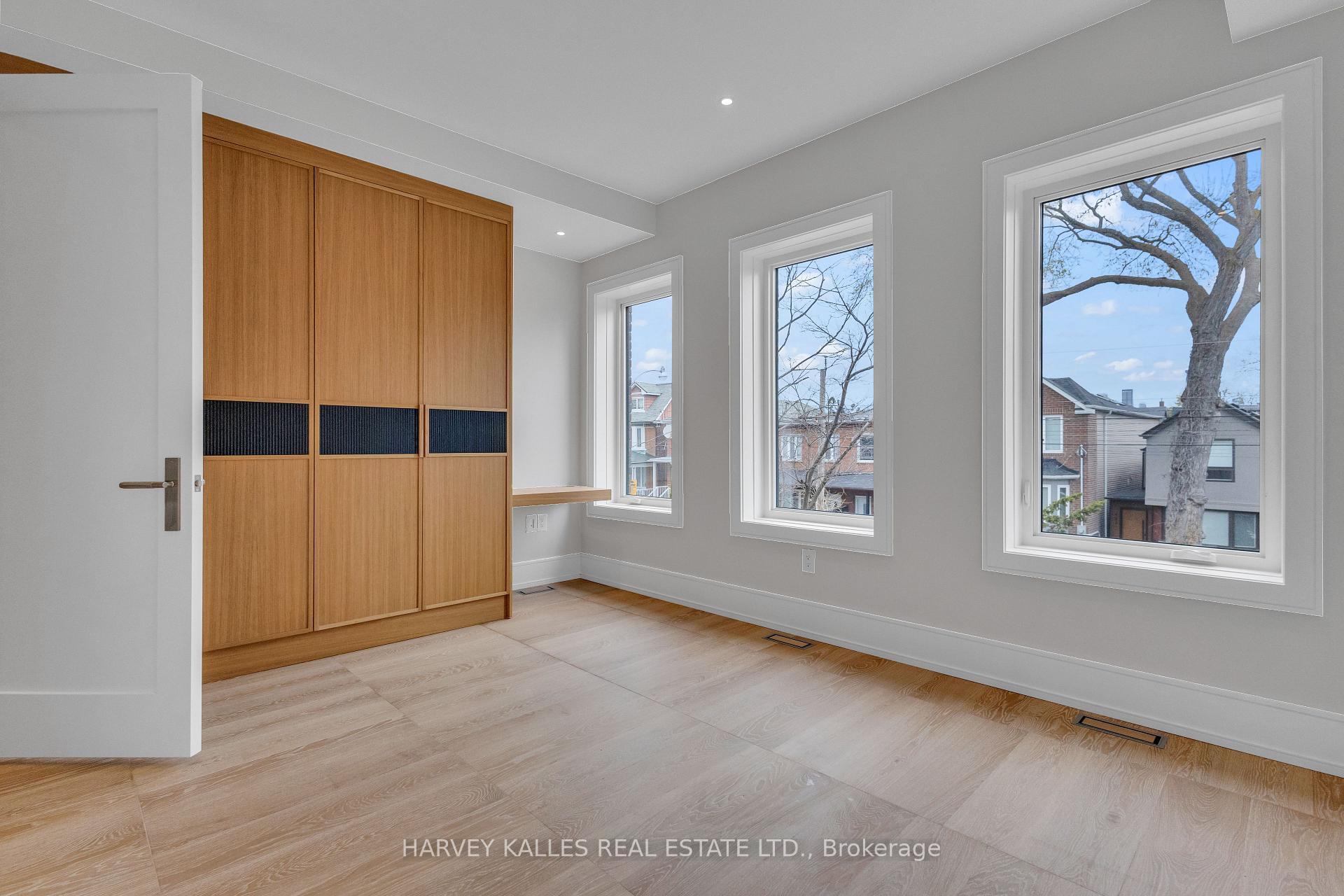 444 Roxton Road