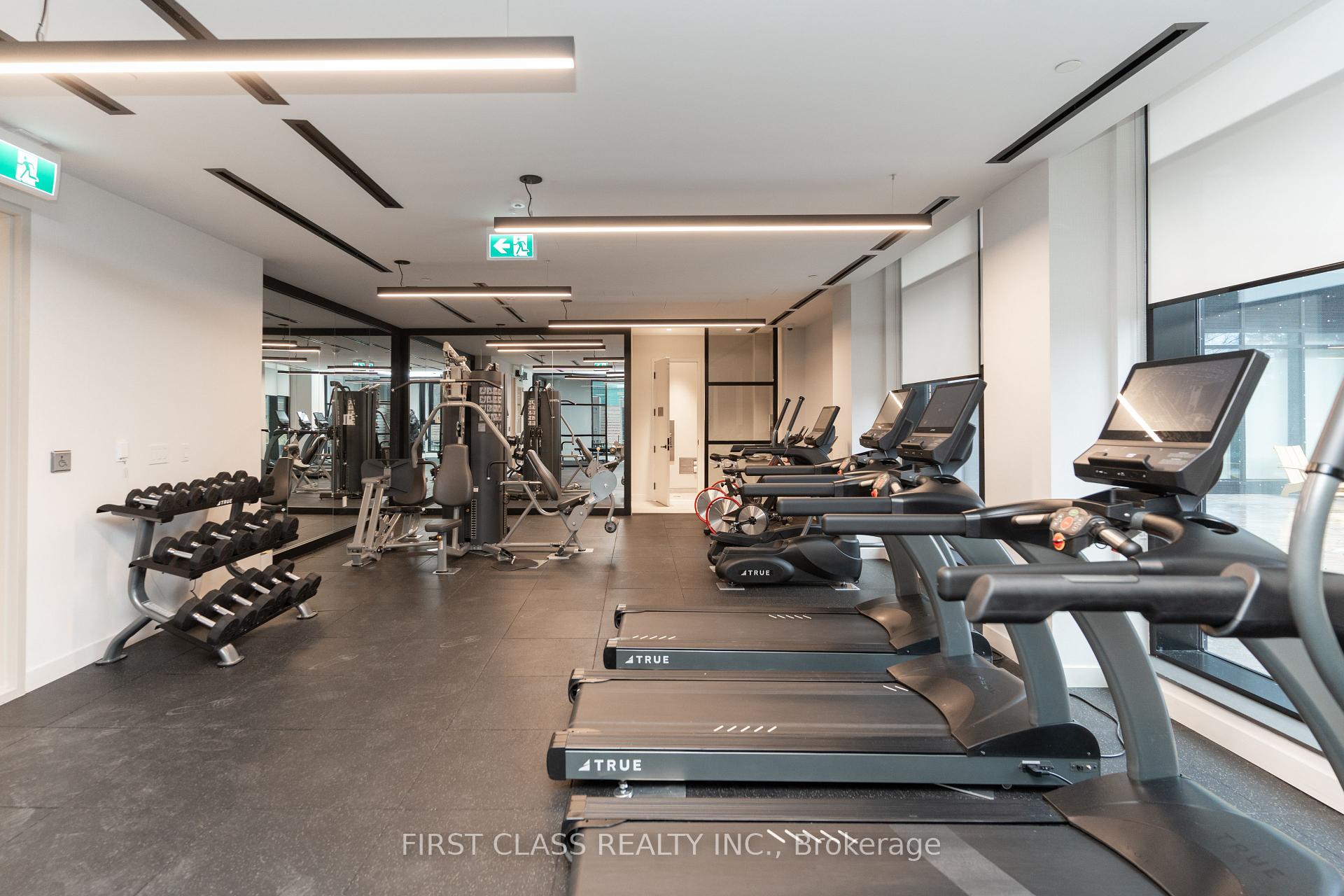 2 Bedrooms Condo at 8 Tippett Rd, Toronto For sale