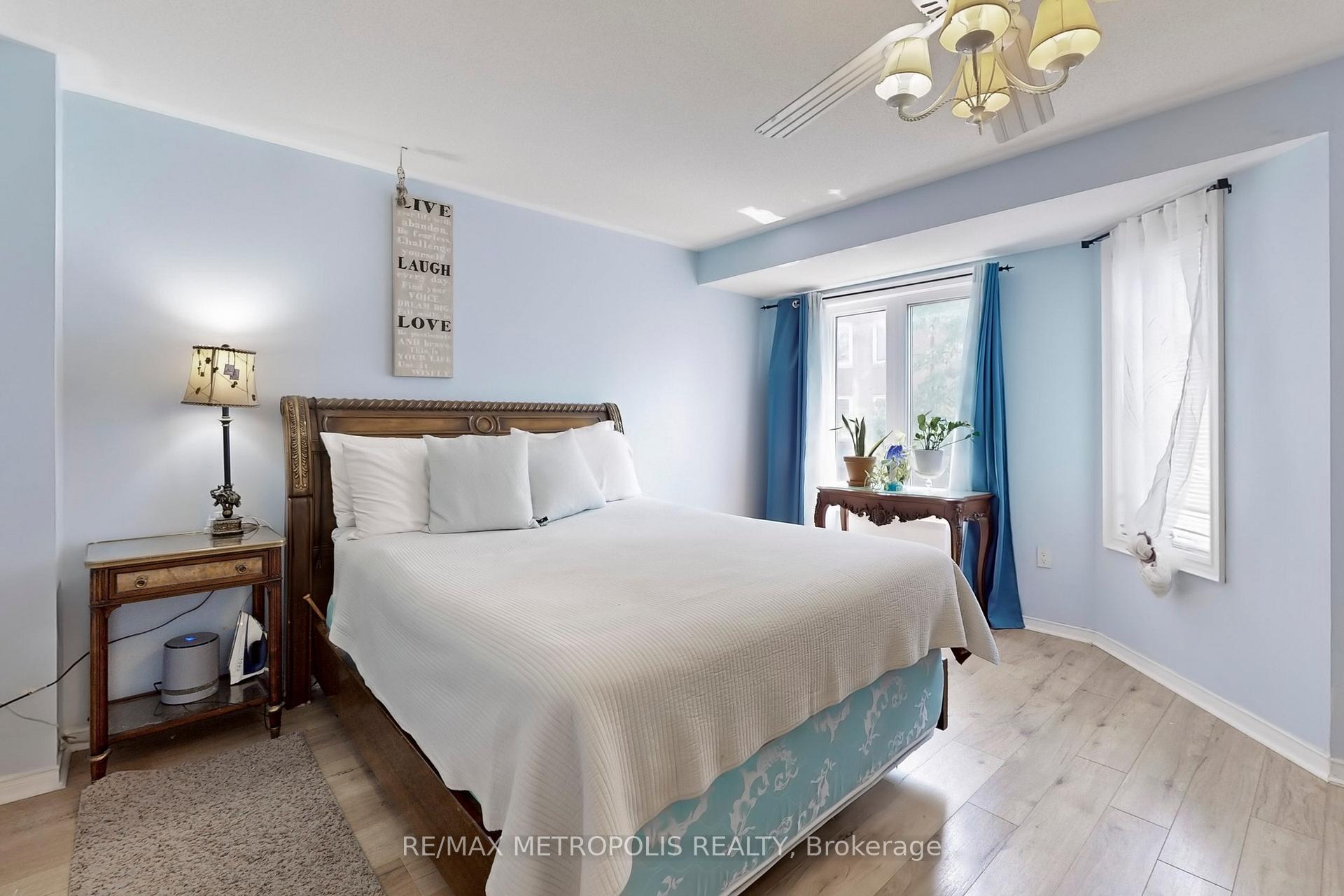 3 Bedrooms Condo at 735 New Westminster, Vaughan For sale