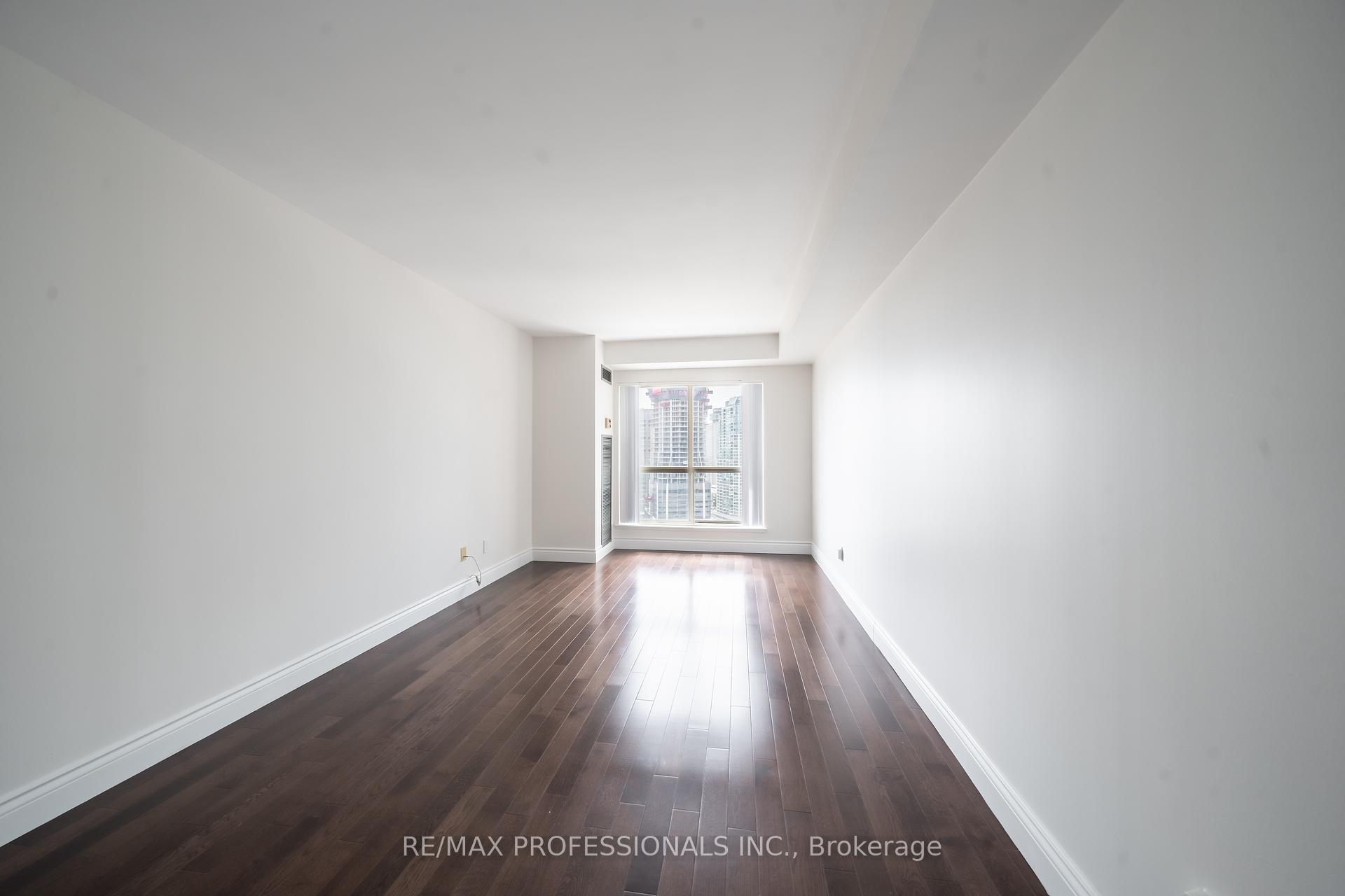 2 Bedrooms Condo at 25 The Esplanade, Toronto For sale