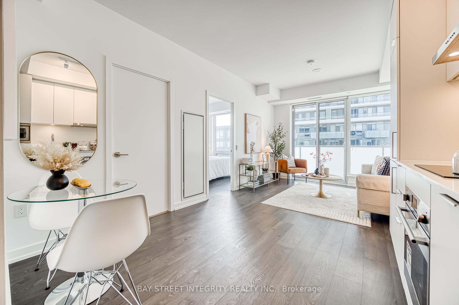 1 Bedroom Condo at 7 Golden Lion, Toronto For sale
