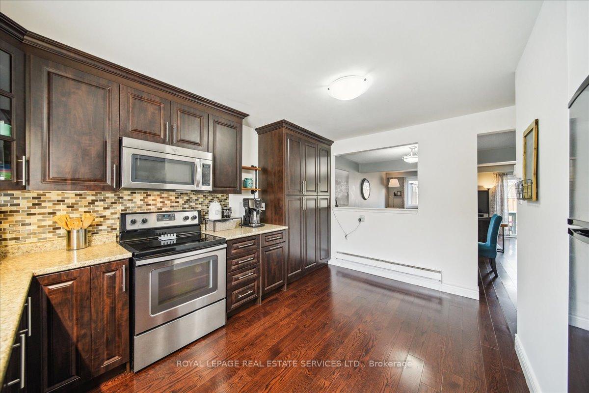 4 Bedrooms Condo at 1450 Sixth, Oakville For sale