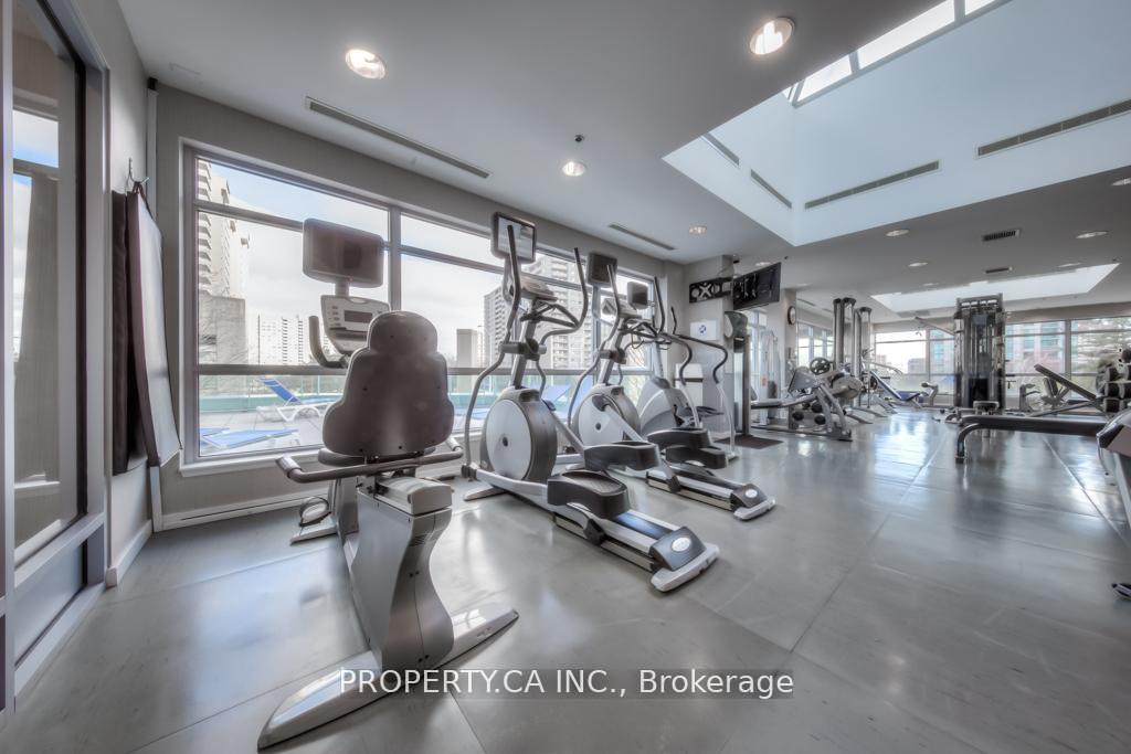 2 Bedrooms Condo at 33 Elm, Mississauga For sale