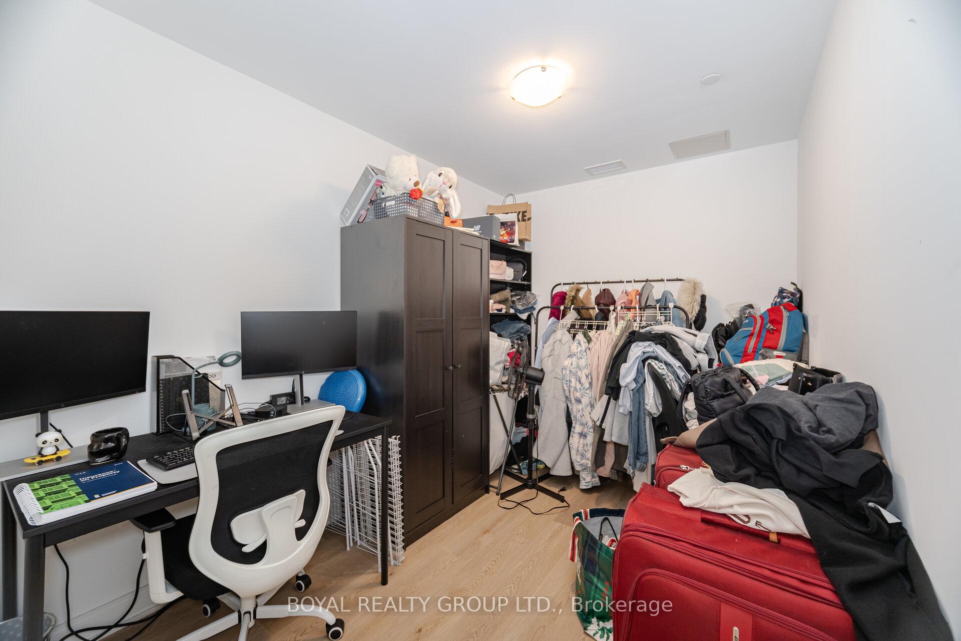 2 Bedrooms Condo at 86 Dundas, Mississauga For sale