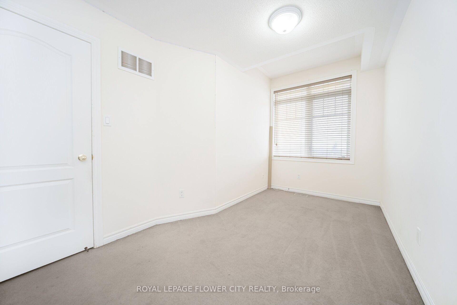 82 Magdalene Crescent