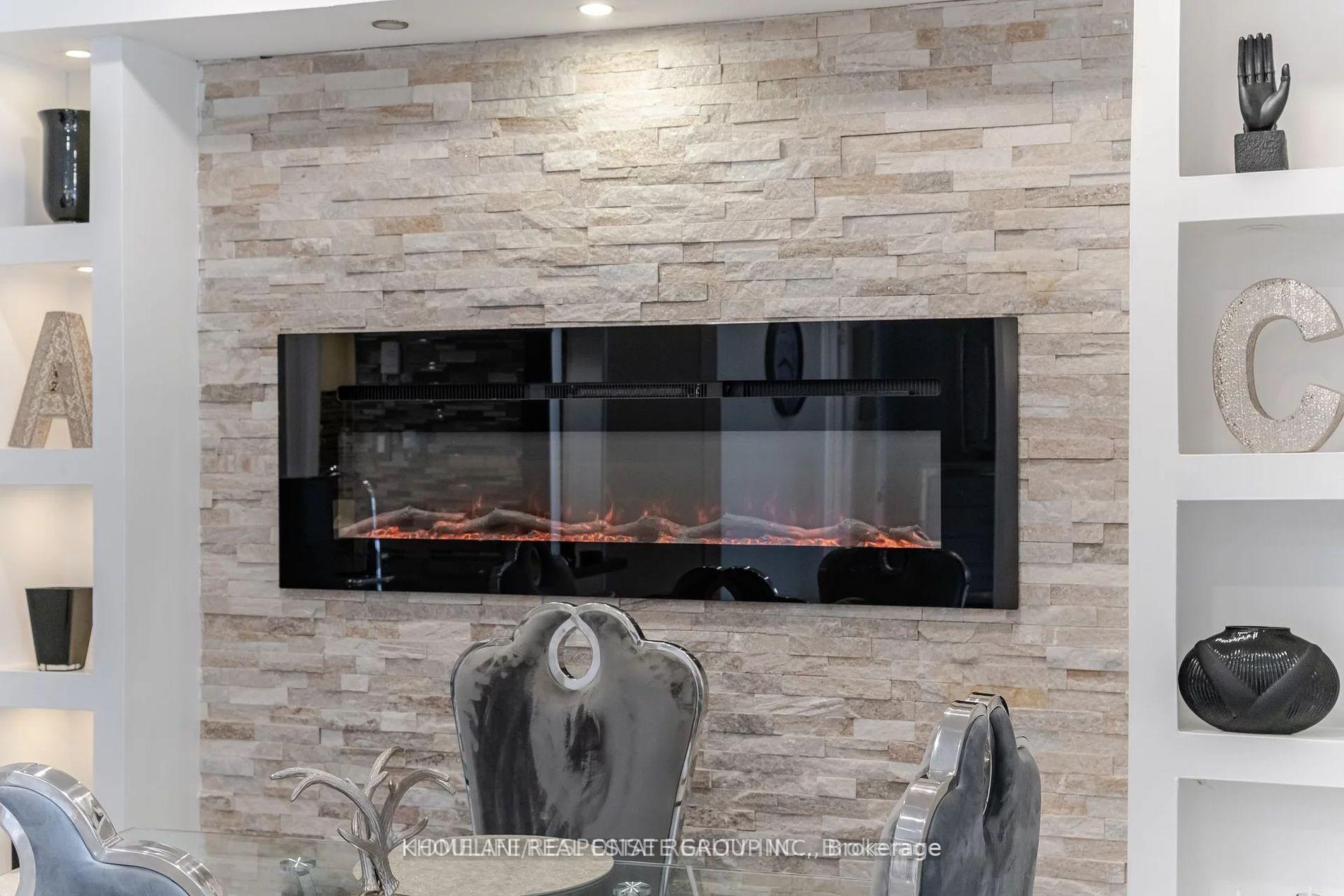 3 Bedrooms Condo at 265 ENFIELD, Mississauga For sale
