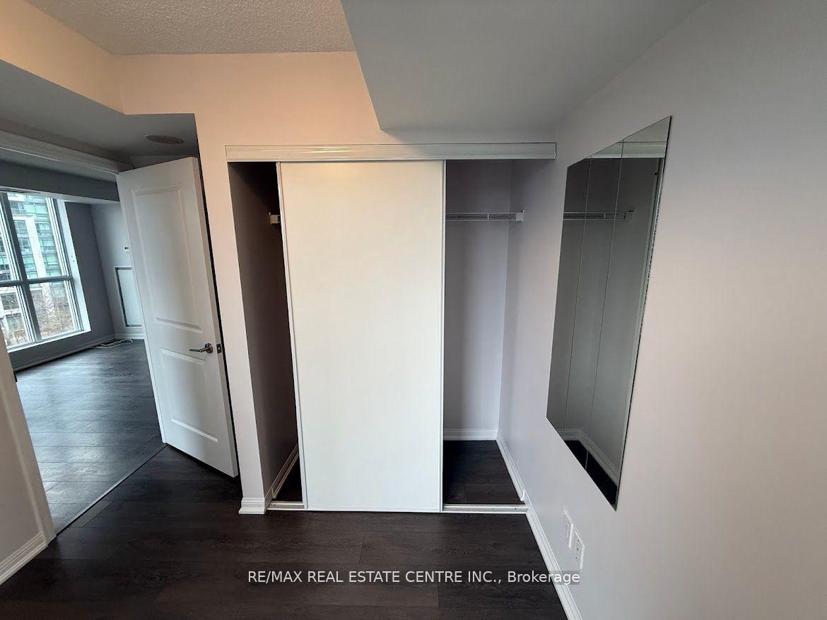 3 Bedrooms Condo at 35 Bastion, Toronto For sale