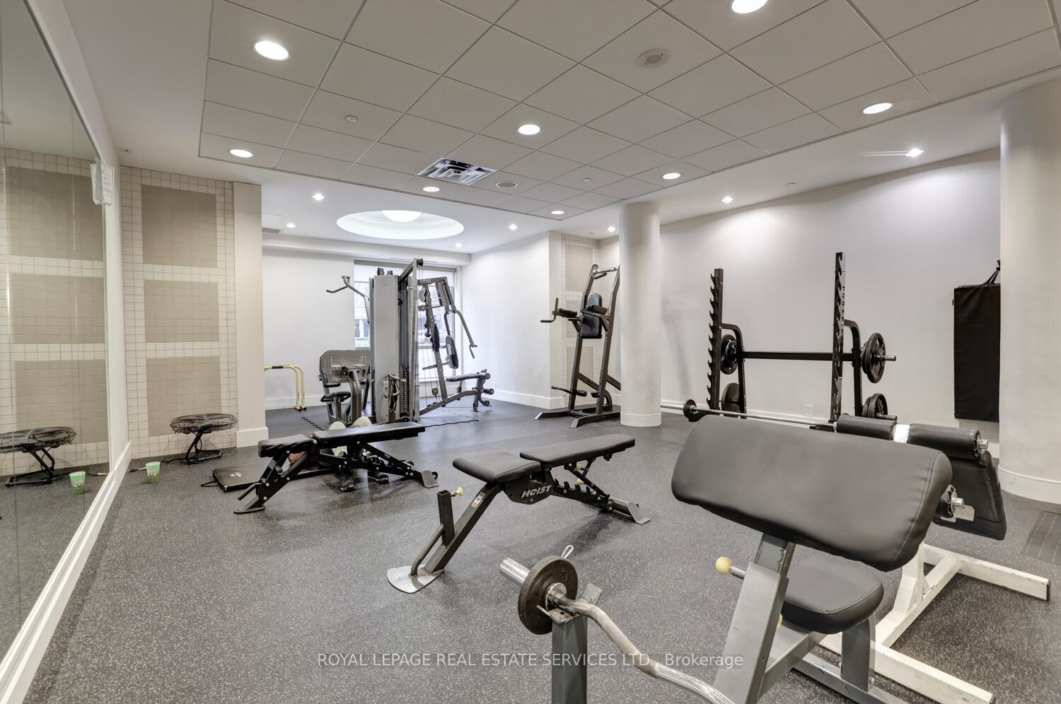 2 Bedrooms Condo at 5233 Dundas,  Toronto For sale