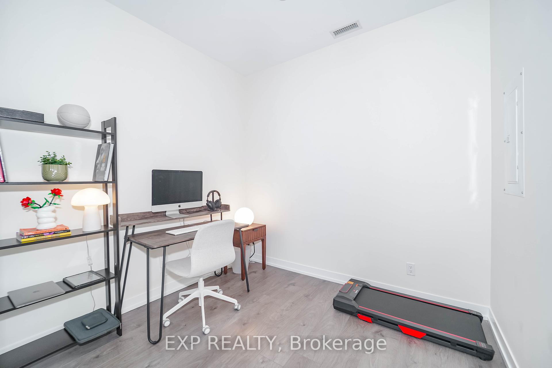 2 Bedrooms Condo at 950 Portage,  Vaughan For sale
