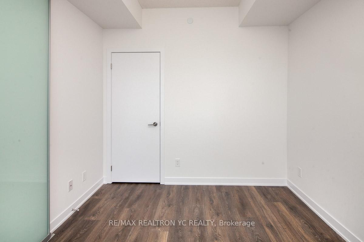 1 Bedroom Condo at 87 Peter,  Toronto For sale