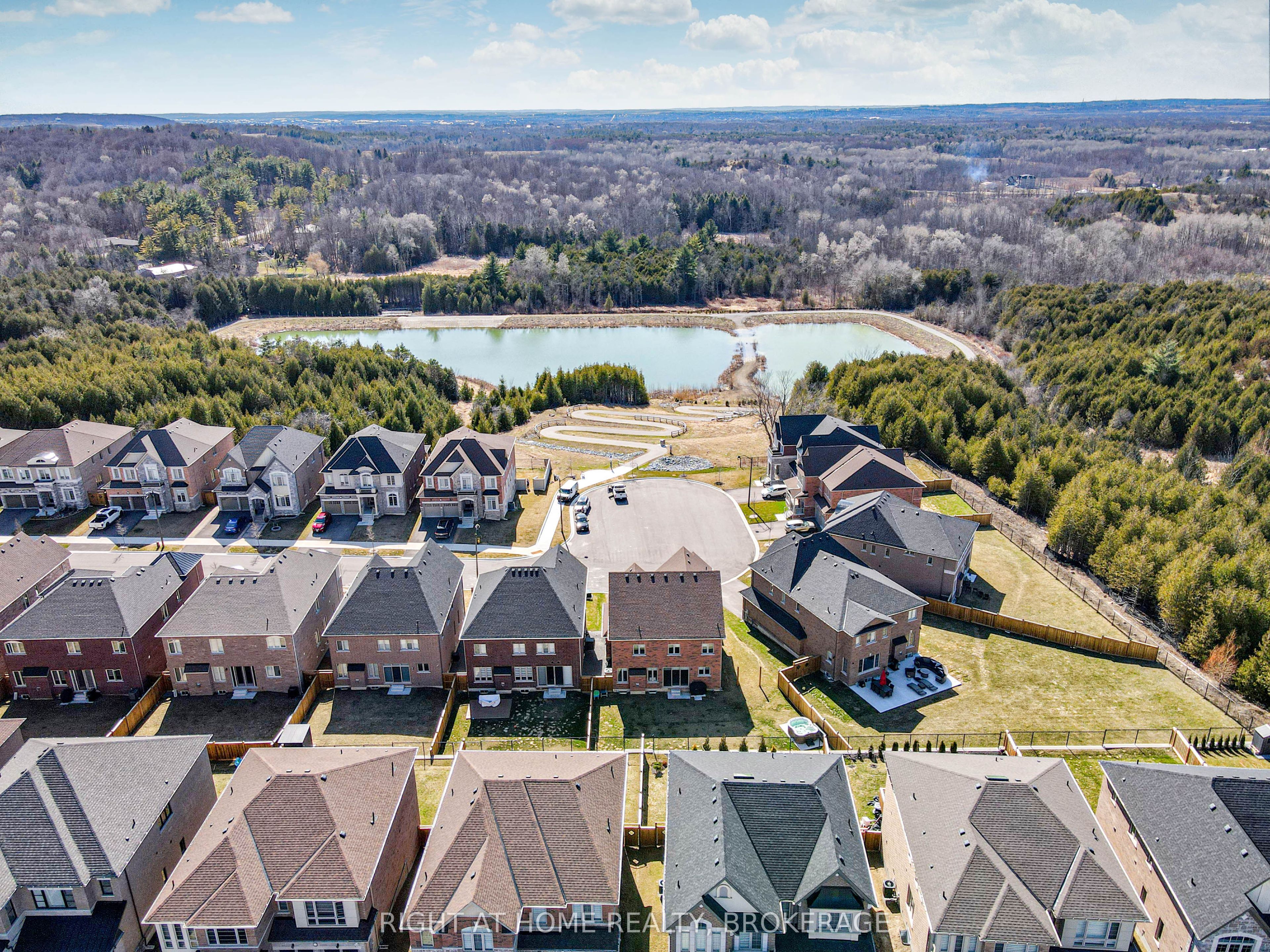 154 Petal Avenue, East Gwillimbury, ON L9N 0C6