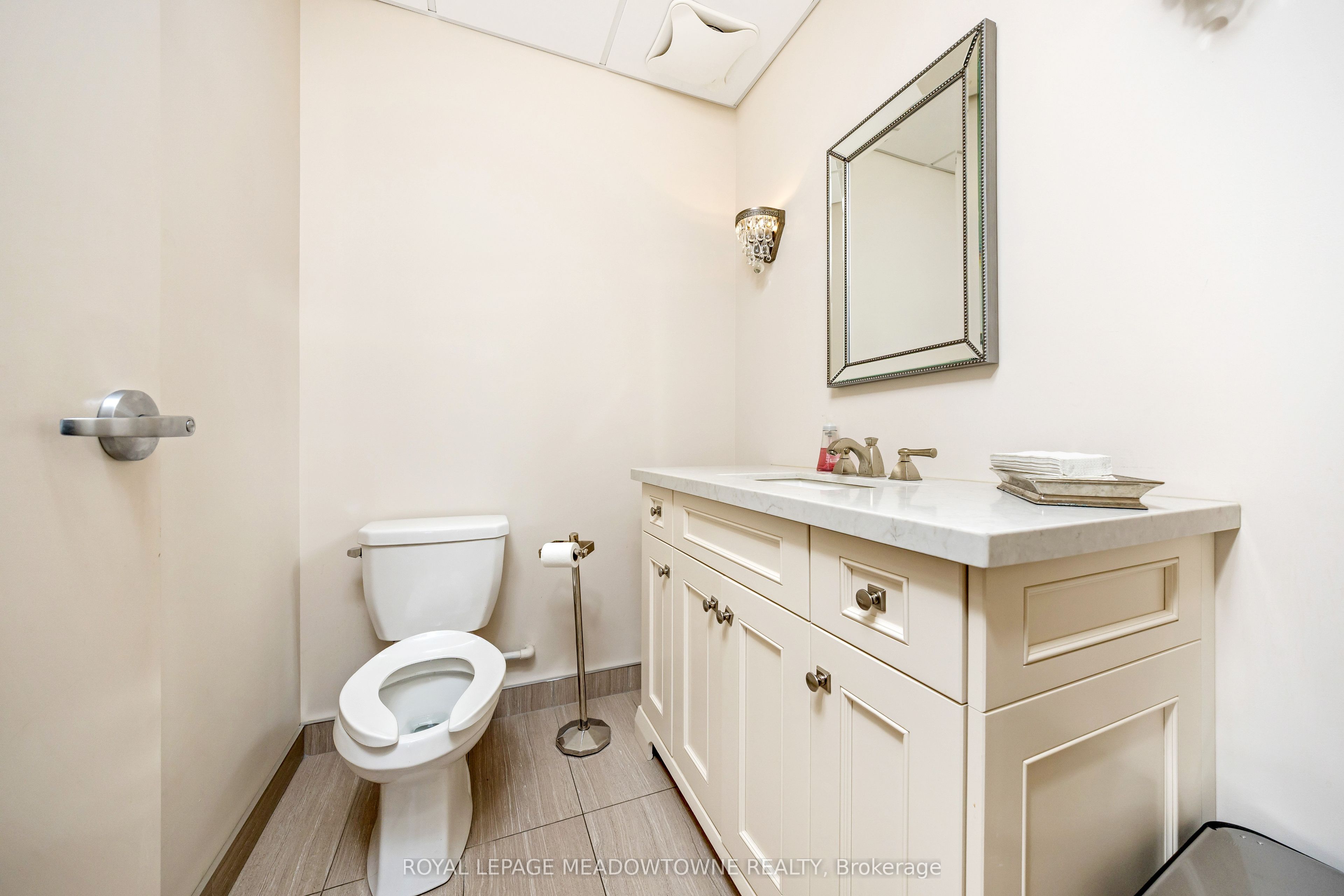 450 Bronte Street S, #110